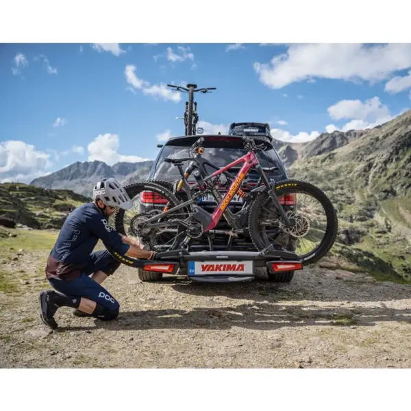 Nosič 2 bicyklov na ťažné zariadenie – Yakima JustClick 2 EVO